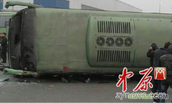 网友拍摄的事故现场